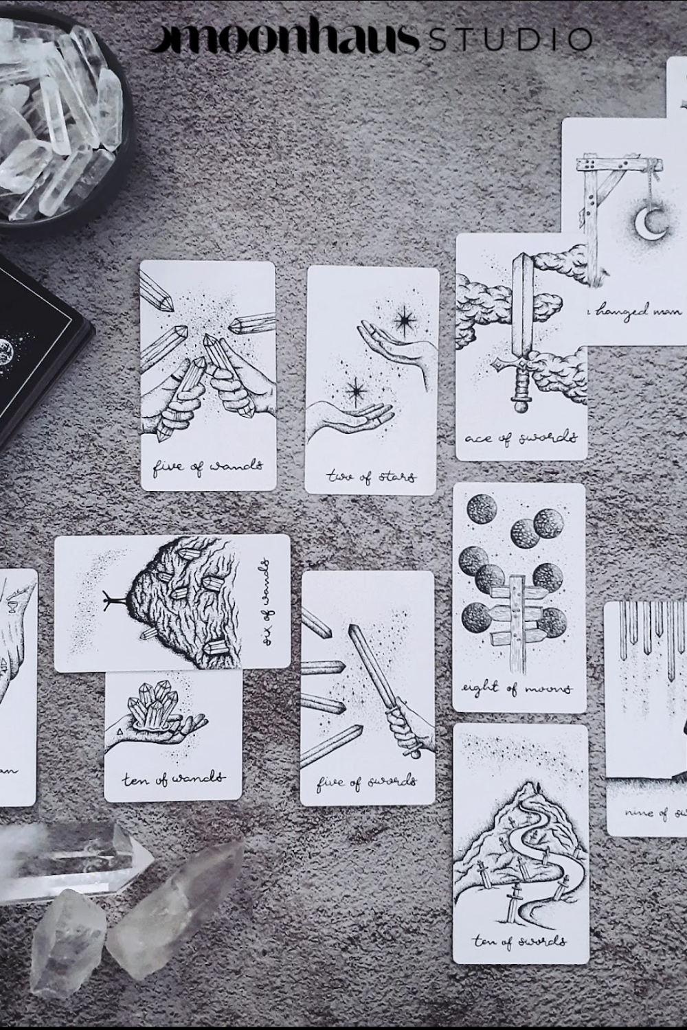 tarot cards deck: aesthetic beginner decks for learning tarot reading & spreads | white & black tarot with holographic edges, minimalist card art with tarot guide booklet