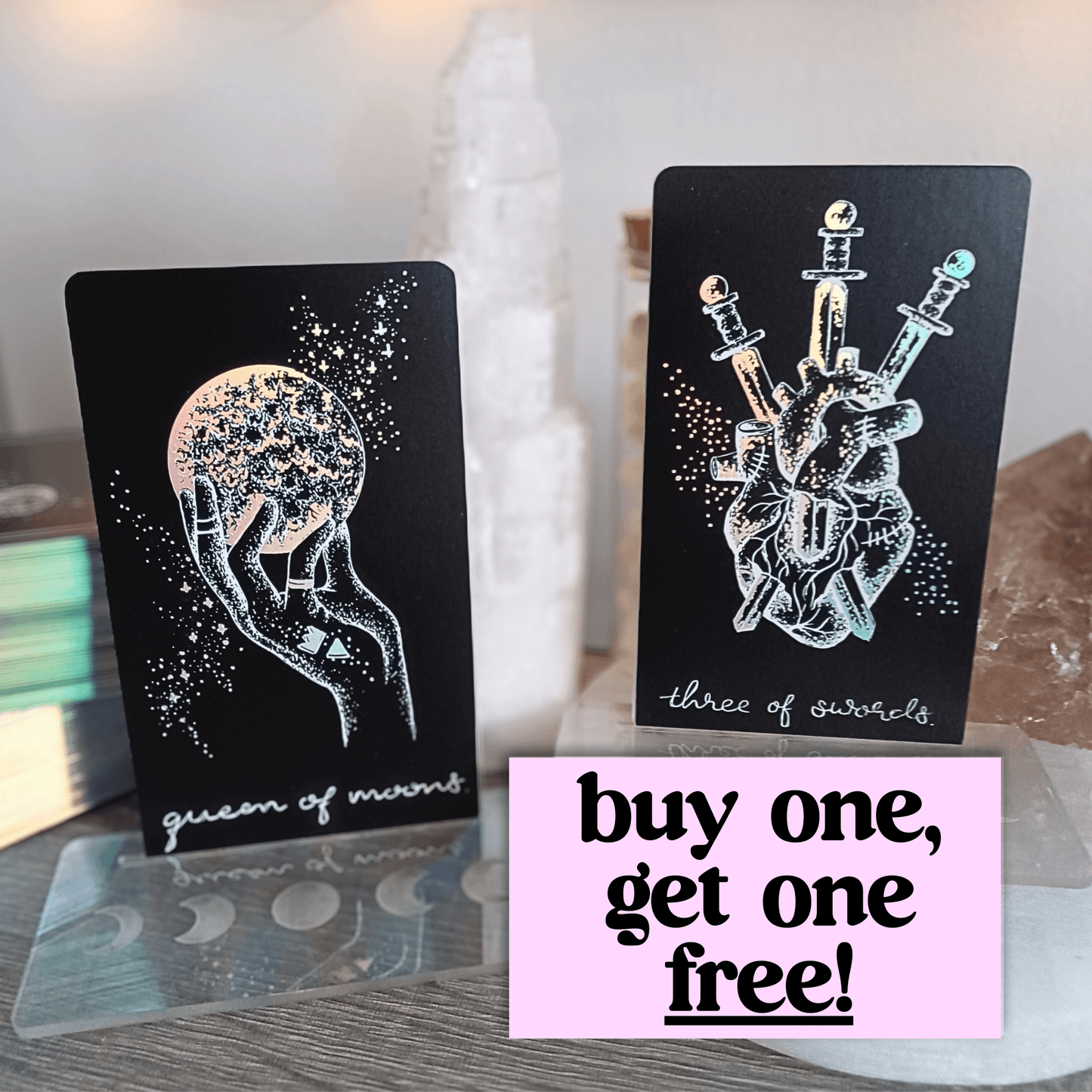 free tarot deck! Midnight Sky Tarot Deck, Holographic Tarot Card Deck, Black Tarot Cards, Beginner Divination Tools, Tarot Cards Guide, Aesthetic Tarot Deck