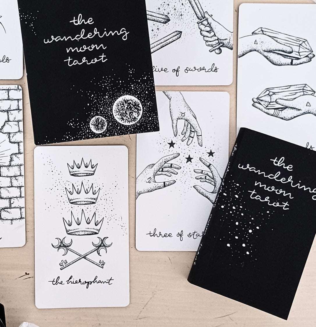 PDF guidebook: the wandering moon tarot guidebook PFD