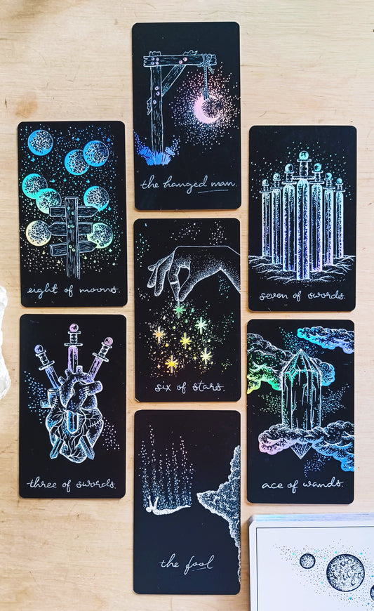 tarot cards deck: beginner decks - learn tarot reading & spreads | black tarot with holographic details, minimalist card art with tarot guide booklet